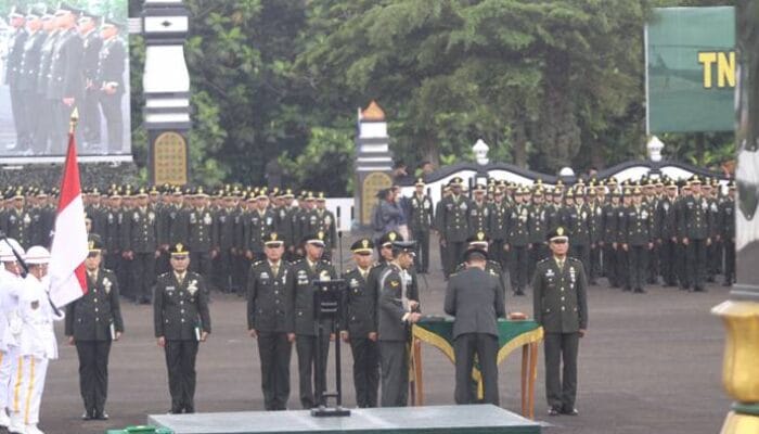 Pangdam III Siliwangi Hadiri Praspa Diktukpa TNI AD Gelombang I TA 2025 di Secapa AD