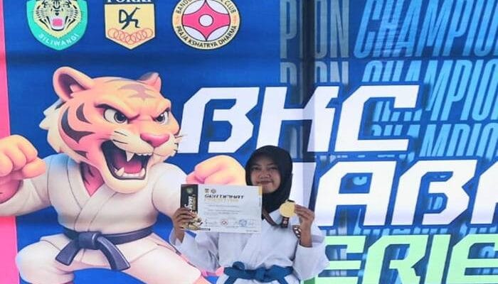 Yasmin Nurfaza Raih Juara Pertama Karate BKC Jabar Series I 2025, Inspirasi Mahasiswa Berprestasi