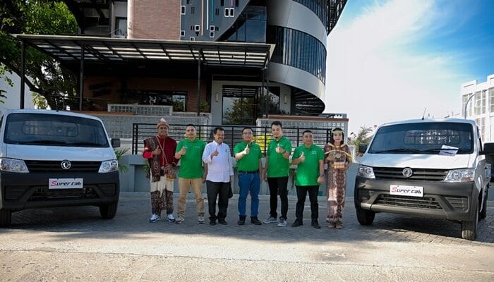 Dorong Ekonomi Lokal di Kupang, DFSK Luncurkan Program “Untung Banget Pakai Super Cab”