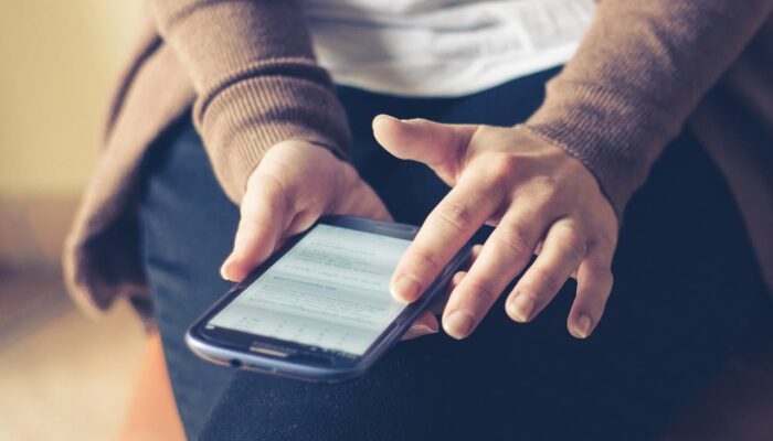 Komdigi Kaji Teknologi Satelit Langsung ke Ponsel Mirip Layanan Starlink