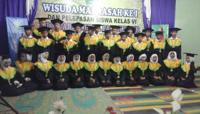 Resepsi Wisuda sebagai Penghargaan atas Prestasi Anak-Anak Tercinta