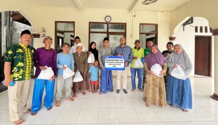 BRI Cabang Demak Salurkan 1.000 Paket Sembako TJSL untuk Korban Banjir di Ponpes An Najah Guntur