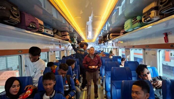 Penjualan Tiket KAI Lampaui Target Saat Liburan Akhir Tahun