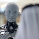 Robot Berpakaian Gamis Ikut Salat Idul Adha di Dubai Curi Perhatian Warganet