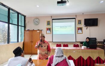 Prodi PAI UNJ Dorong Pembelajaran Interaktif Lewat Pengayaan Materi Ajar di SMAN 37 Jakarta