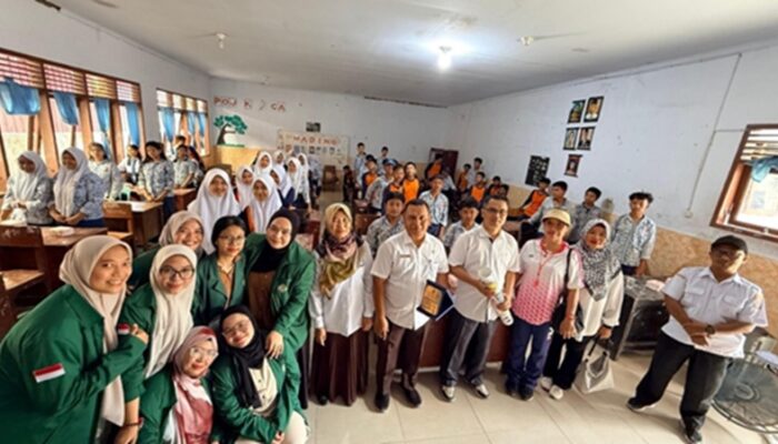 Mahasiswa Pascasarjana FKM USU Edukasi Bahaya Narkoba di SMP Negeri 9 Tebing Tinggi
