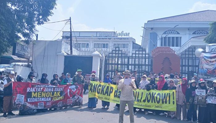 Massa GAUM-K dan GMKR  Tolak Safari Politik Jokowi Berkedok Safari Budaya Di Jawa Barat