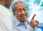 Mahathir Mohamad Resmi Memasuki Usia 101 Tahun