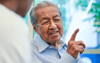 Mahathir Mohamad Resmi Memasuki Usia 101 Tahun