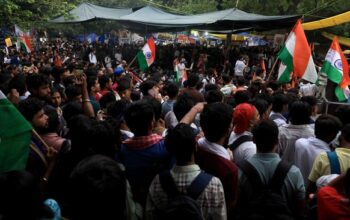 Ratusan Demonstran Gerakan Kecoa Gelar Protes Besar di New Delhi