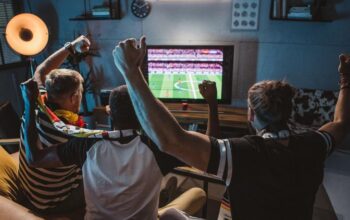 Kebiasaan Menonton Pertandingan Sepakbola Berisiko Ganggu Kesehatan Jantung