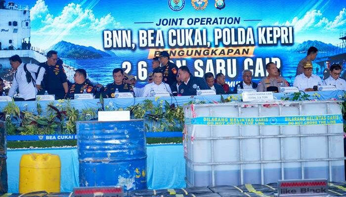 Terbesar dalam Sejarah: Operasi Gabungan BNN Sita 2,6 Ton Metamfetamin Cair Senilai Rp8,5 Triliun dari Kapal Berbendera Tanzania di Perairan Karimun