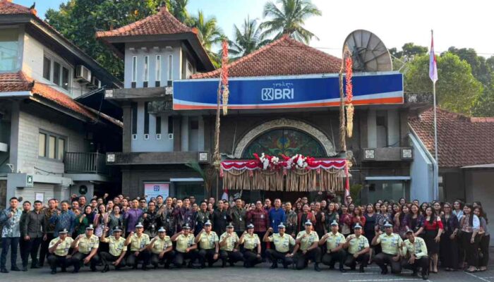 Khidmat Peringatan HUT Ke-81 RI di BRI BO Ubud: Made Merta Abdi Negara Sampaikan Amanat Inspektur Upacara