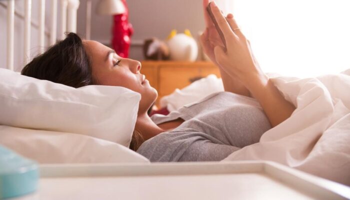 Studi Ungkap Keterkaitan Bermain Internet Berlebihan dengan Stres dan Suasana Hati