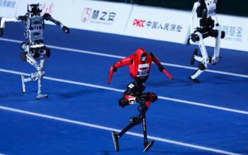 Robot Humanoid Pecahkan Rekor Dunia Dalam Olimpiade Robot di Tiongkok