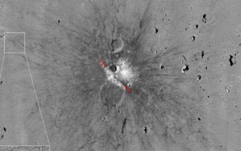 Ilmuwan NASA Tak Sengaja Temukan Kawah Besar Baru di Bulan